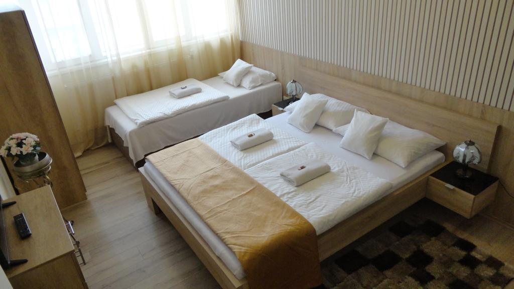 Hotel Centrum Szeged Luaran gambar