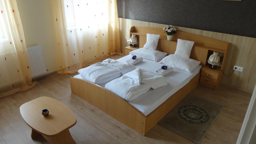 Hotel Centrum Szeged Luaran gambar